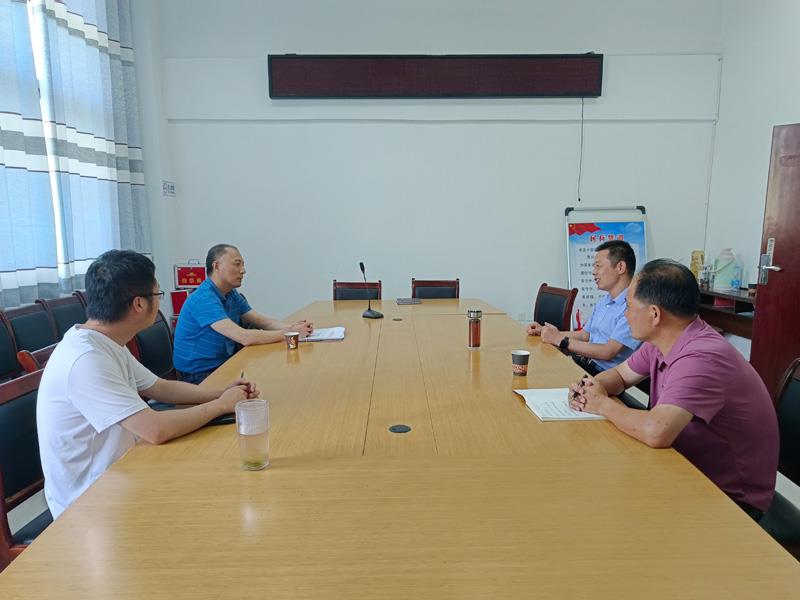 F:\集团信息宣传\集团网站\集团信息报汇总表\荣扎厚走访调研.jpg